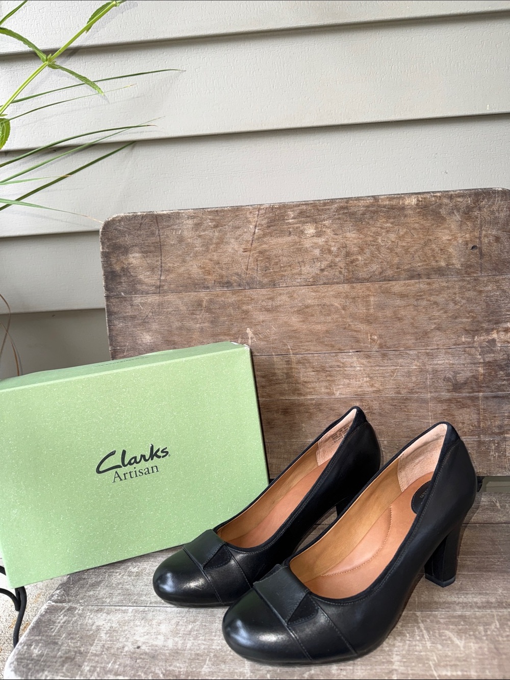 NWT Clarks Artisan Black Leather 3” Heel Pumps - 10 M